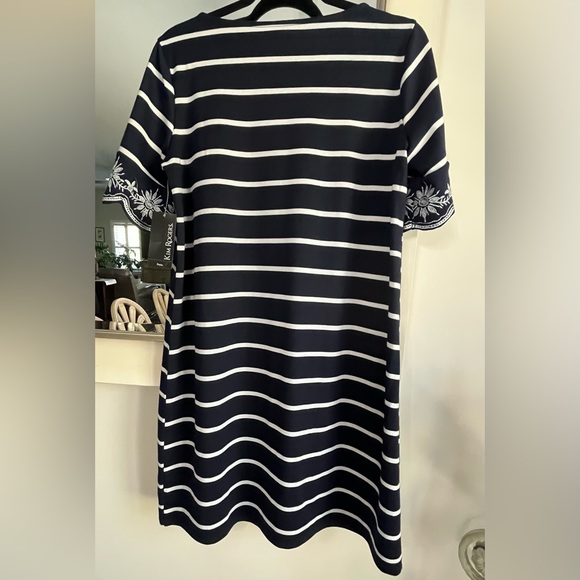 Petite Medium. Kim Rogers Navy & White Striped Embroidered Scallop Sleeves. - Picture 2 of 7